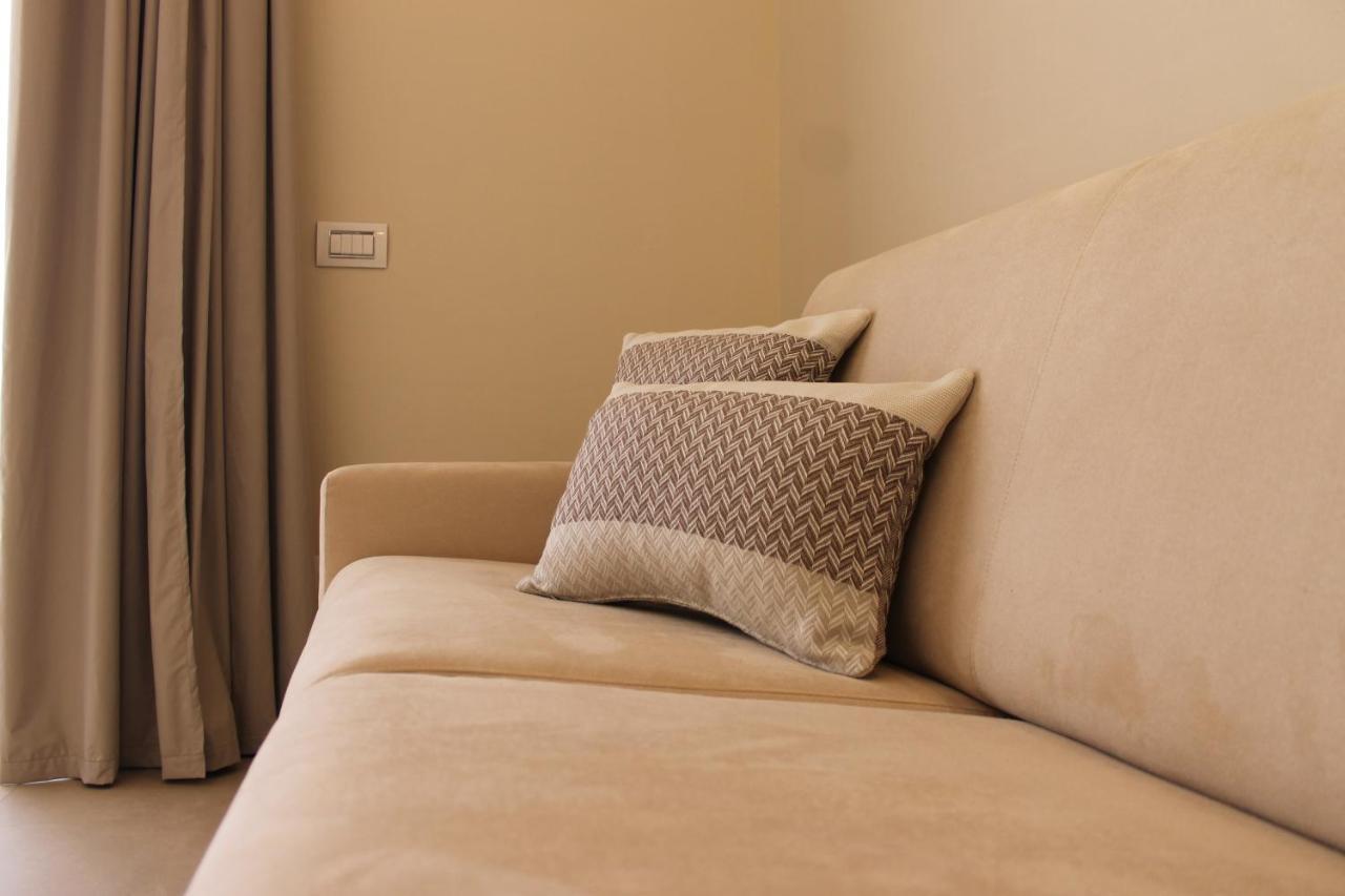 Enjoy Your Stay - Guest House - Olbia Bagian luar foto