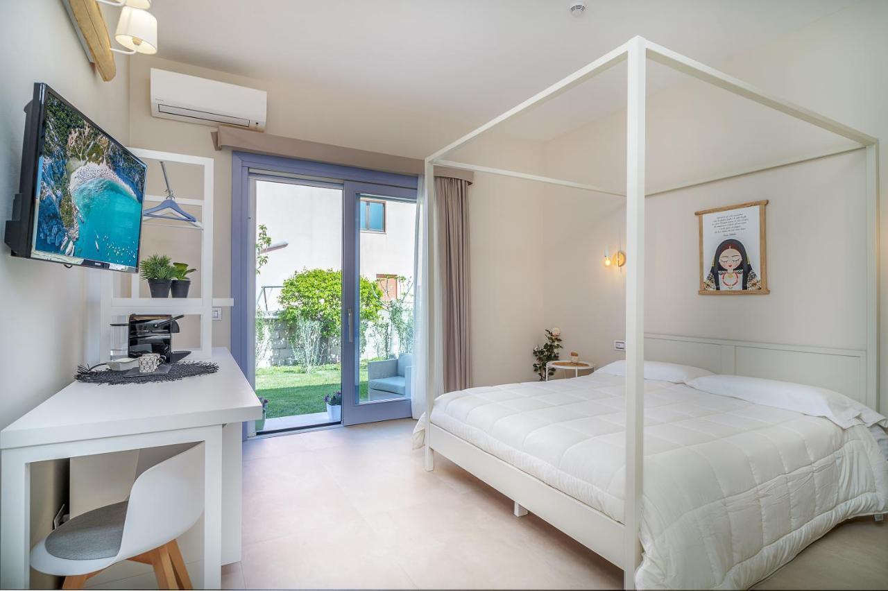 Enjoy Your Stay - Guest House - Olbia Bagian luar foto