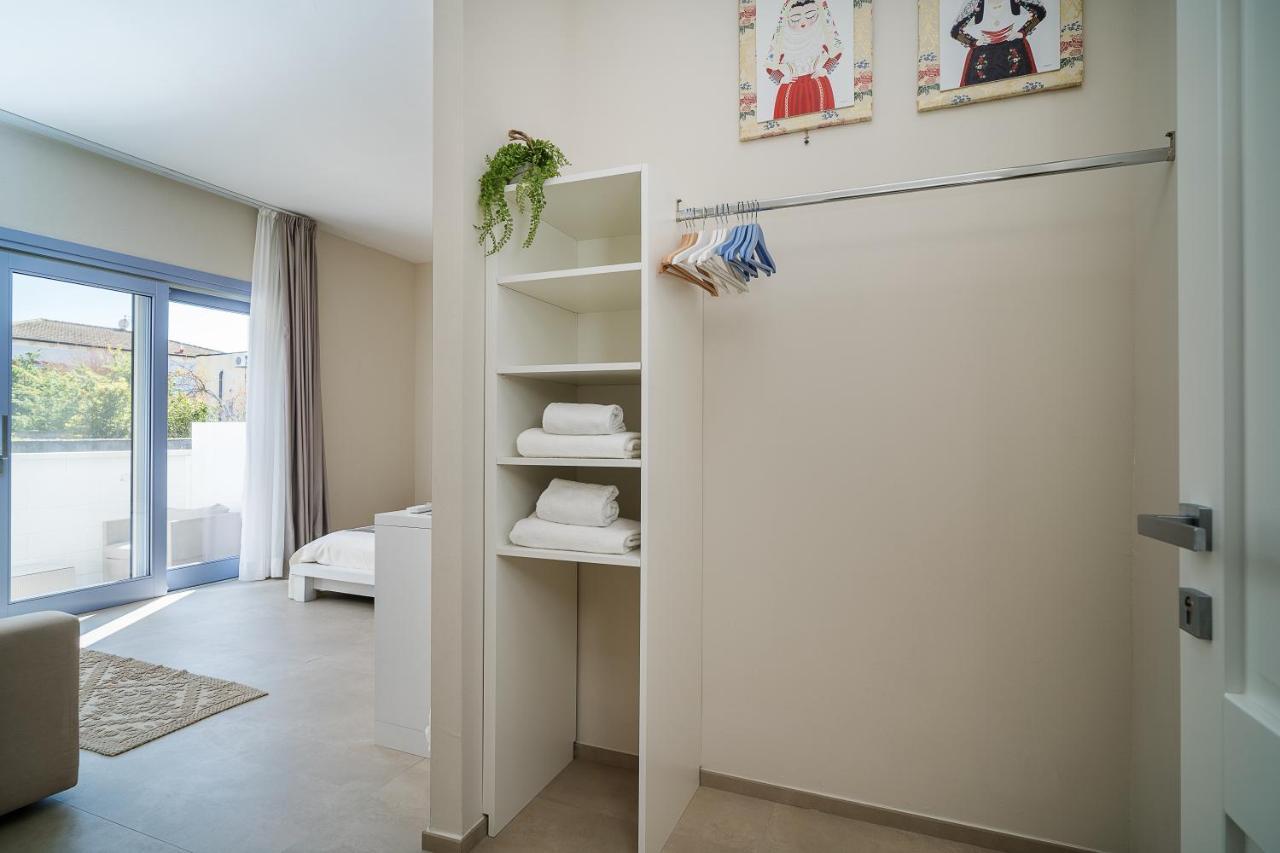 Enjoy Your Stay - Guest House - Olbia Bagian luar foto