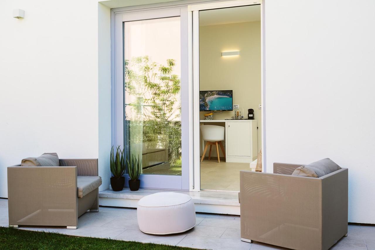 Enjoy Your Stay - Guest House - Olbia Bagian luar foto